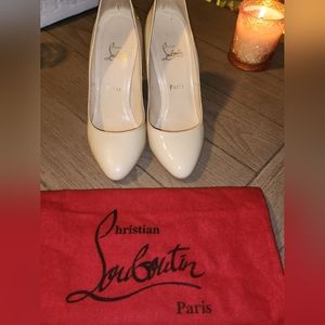 LIKE NEW Christian Louboutin Cream Pumps 39